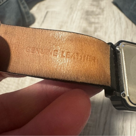 Lacoste LG 56.4.22.2304 Watch With Leather Band Square Face RARE Needs Battery - Picture 13 of 16